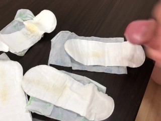 彼女の実家から回収したおりものシートにたっぷりぶっかけ。